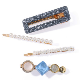 Arihant Mesmerizing Pearl Gold Plated Hairclips for Women/Girls